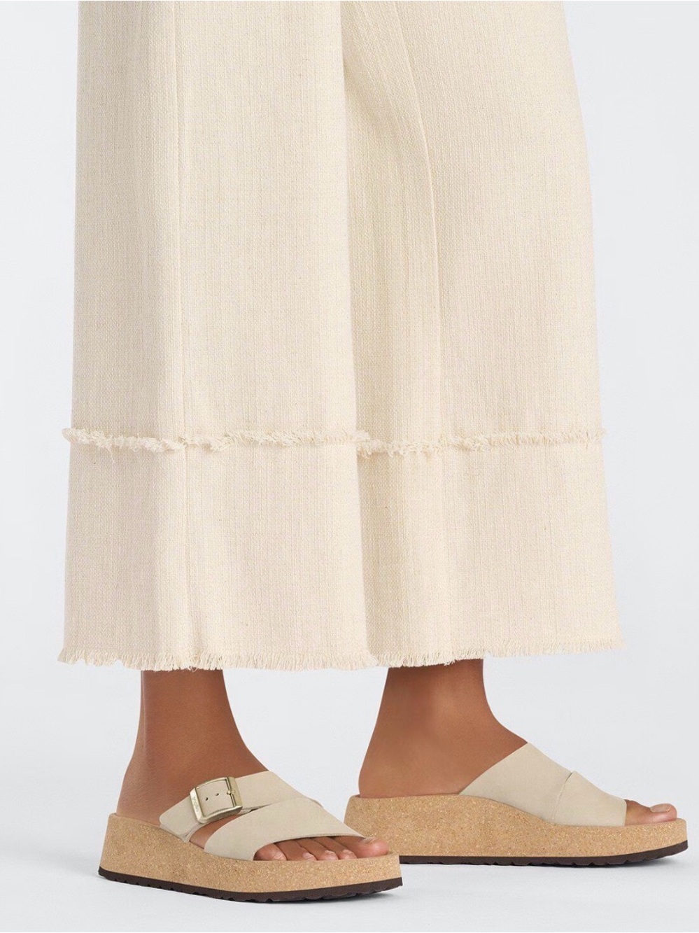 Papillio Birkenstock Almina Nubuck Platform Sandal
Granola
Boho
Tan
40 US 9
$140